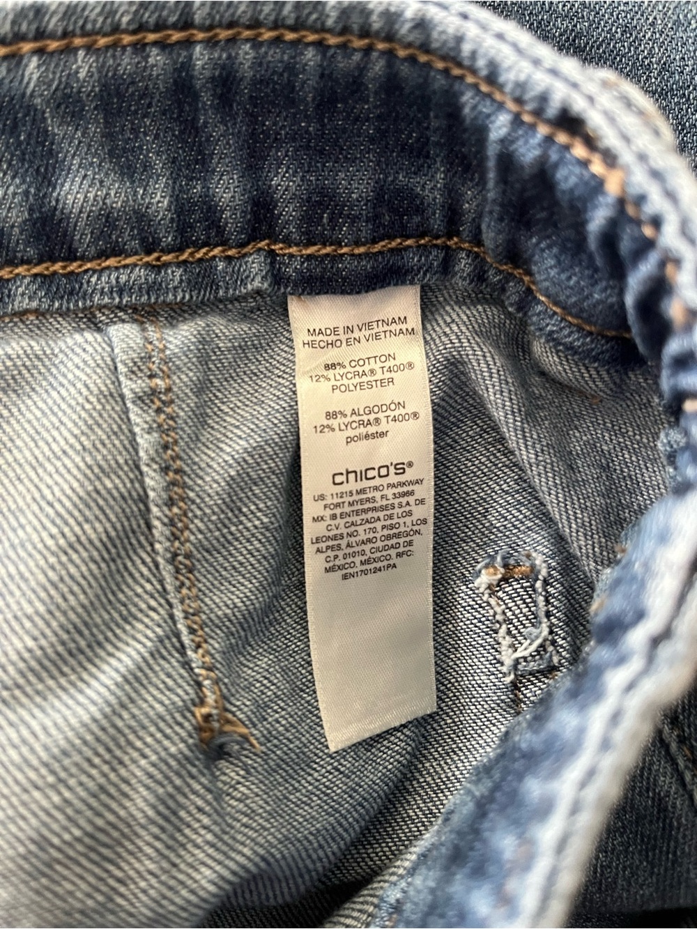 Chico's Wide leg Medium Blue Jeans with Front Patch Pockets sz 6 - Picture 7 of 8